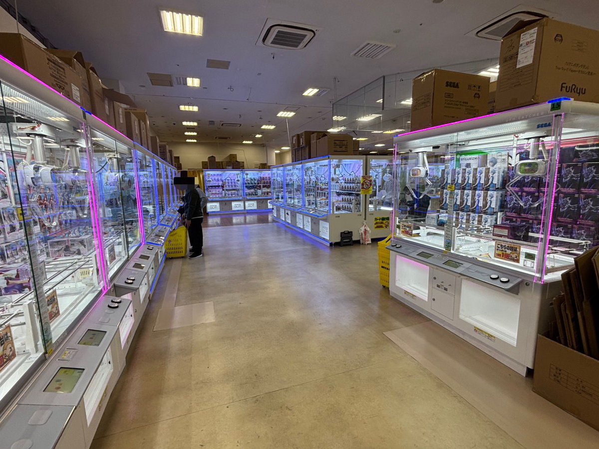 mm_ymns's tweet photo. もってきーな韮崎店さんに行ってきました
ライフガーデンにらさき内にあるクレーンゲーム専門のお店になります
基本は1PLAY100円になるのですが、10円のゲームも用意されていて子連れのご家族にも人気のようでした
無我夢中でやっていたらいつの間に浪費していてコインゲームの恐ろしさを体感したな… https://t.co/QSRbHWD0VY