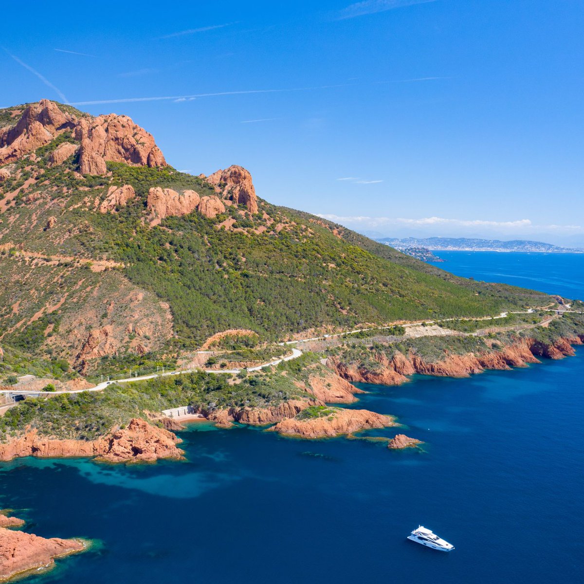 EsterelCoteAzur's tweet image. 📢 On se retrouve à Cannes !

La team #MICE Estérel Côte d’Azur sera présente aux Heavent Meetings les 25 &amp;amp; 26 mars au Palais des Festivals 👉 Stand J26

En savoir + : lnkd.in/d_C-h6QC

#heaventmeetings #event #tourisme