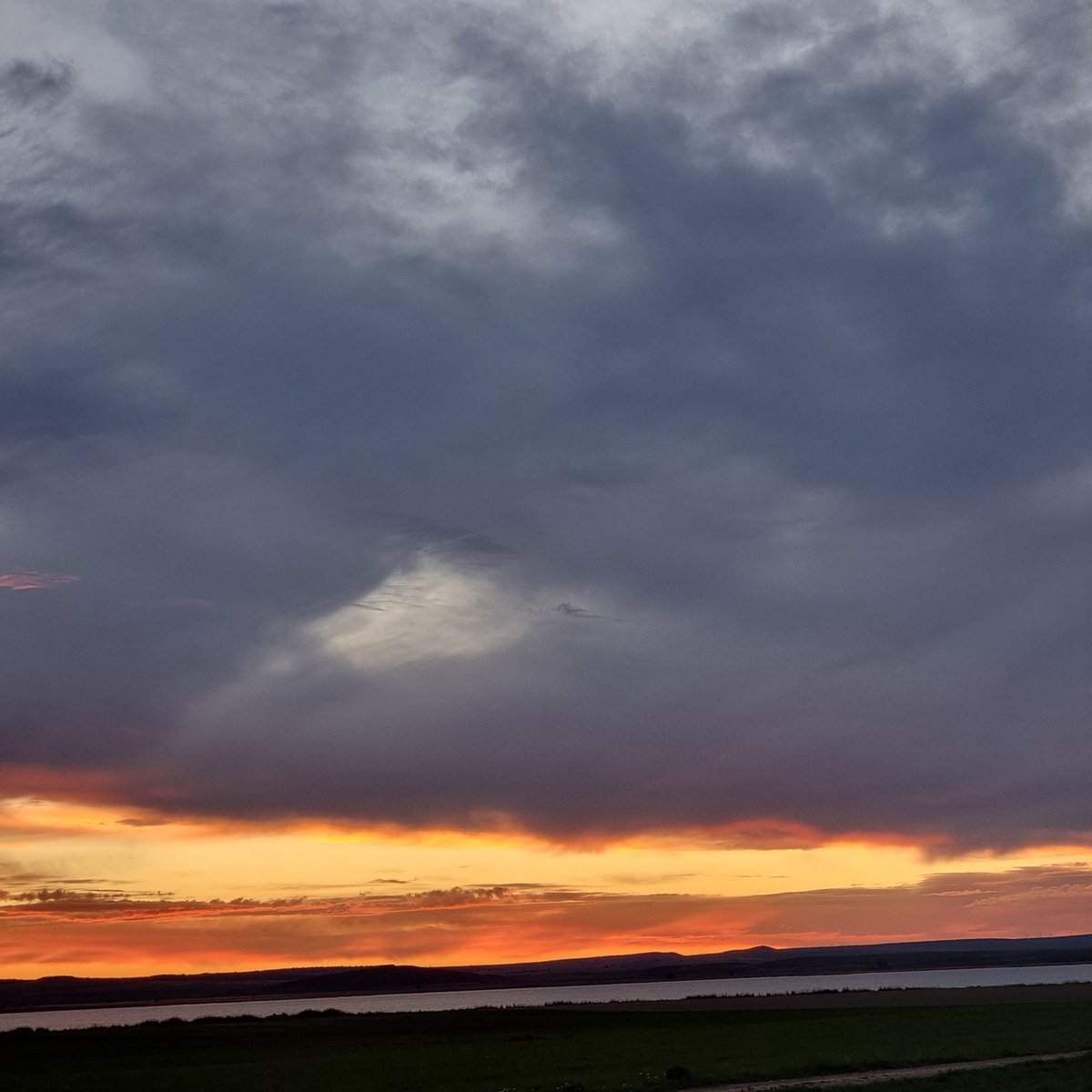 Temperatura 🌡 a las 8h  1.5°
Buen y feliz día para todos.
Atardecer del pasado miércoles en la #lagunaDeGallocanta 
Viernes 20 de marzo 2026