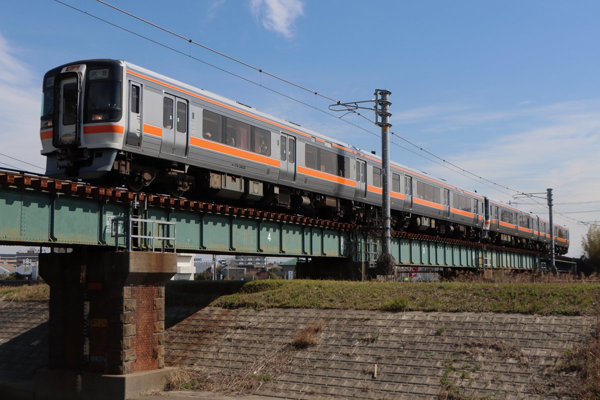 かたふく tweet media