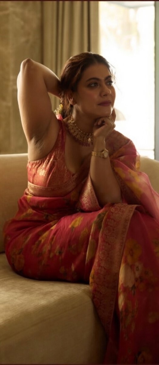 desifapper12's tweet photo. Kajol Armpits 👅 👅 👅 #kajol https://t.co/vL2S13Zma1