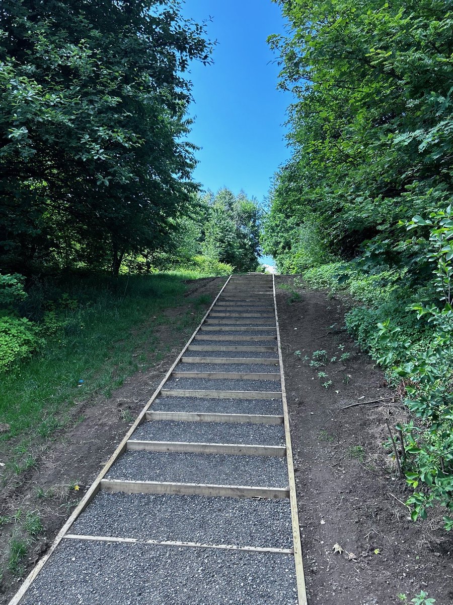 RochdaleCouncil's tweet image. It's officially the first day of spring ☀️ 🐰 
Discover over 552 km of public rights of way - one of Greater Manchester's largest networks using our map to find new places you may not have explored.

Find your route: rochdale.gov.uk/environment-pe…

#spring #springwalks #onyourdoorstep