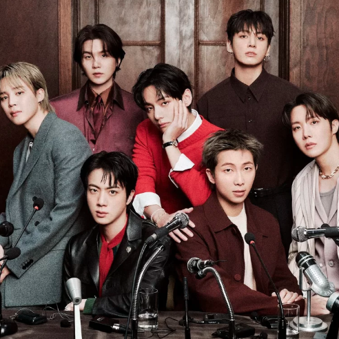AboutMusicYT's tweet photo. Arirang by BTS has sold over 4 million copies in its first week of availability in pre-orders. It's expected to become one of the fastest selling albums in history.

It's also projected to have the biggest debut in the US this year, selling over 500K units. https://t.co/ozgRRjWp4m