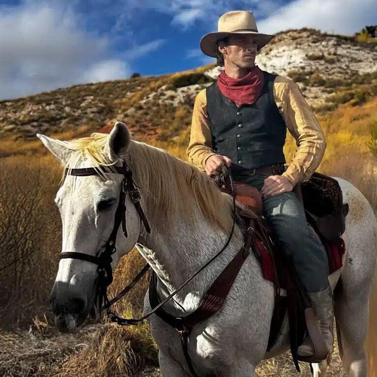 Base4ever tweet media