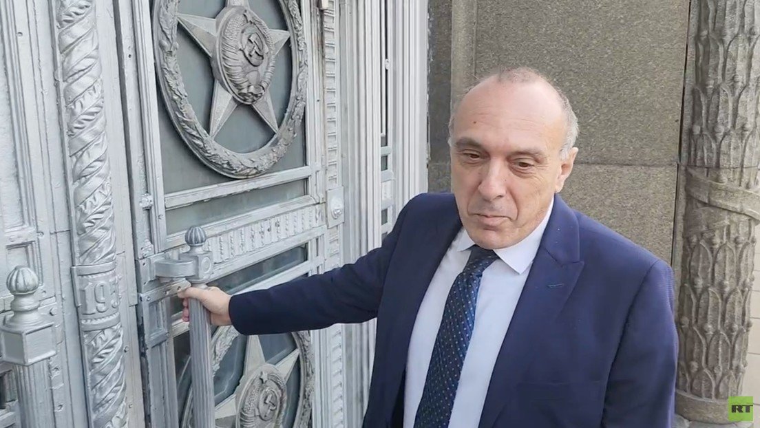 La Cancillería rusa convoca al embajador de Israel tras el ataque contra el equipo de RT en el Líbano - RT esrt.space/actualidad/594… Oded Joseph fue convocado en relación con el impacto de un proyectil israelí a pocos metros de un equipo de RT en el Líbano.