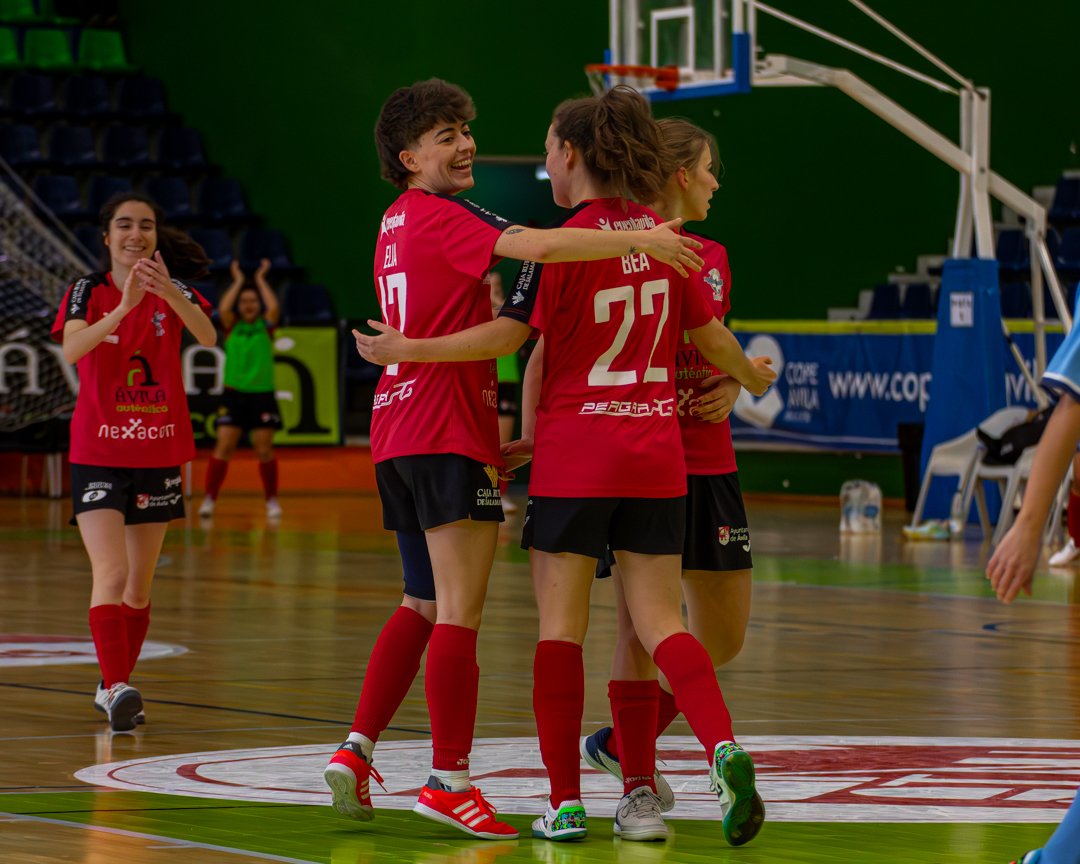 Os dejamos las imágenes del partidazo del sábado de nuestras chicas.
📸 @marcoss_lens
Gracias al apoyo de @avilaautentica 
Seguimos trabajando, creciendo y creyendo… este equipo no se detiene. 🔴⚫💥