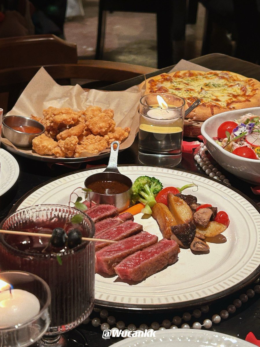 colebonat tweet media