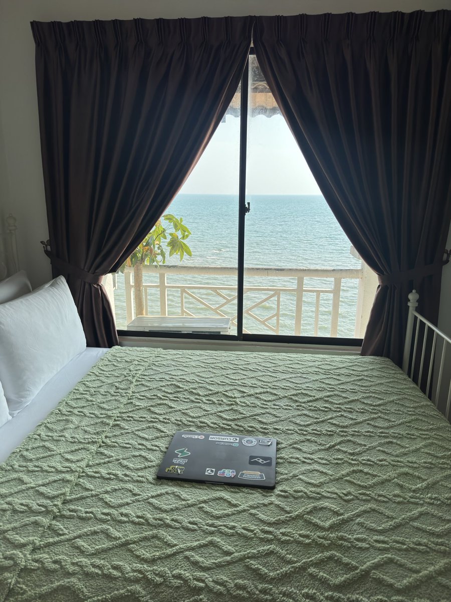 Hazli Johar tweet media