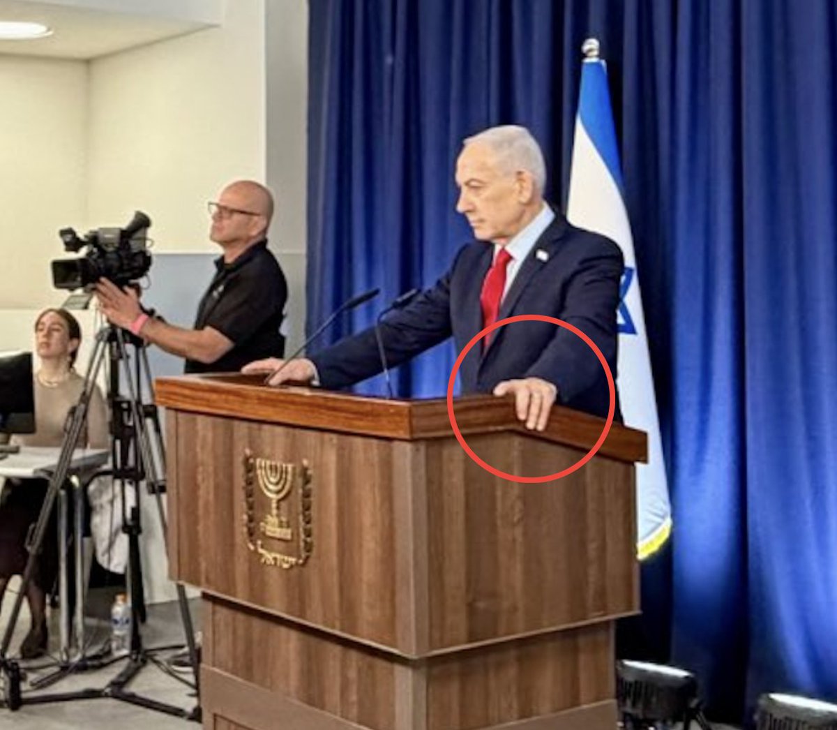 Mr. Whale tweet media