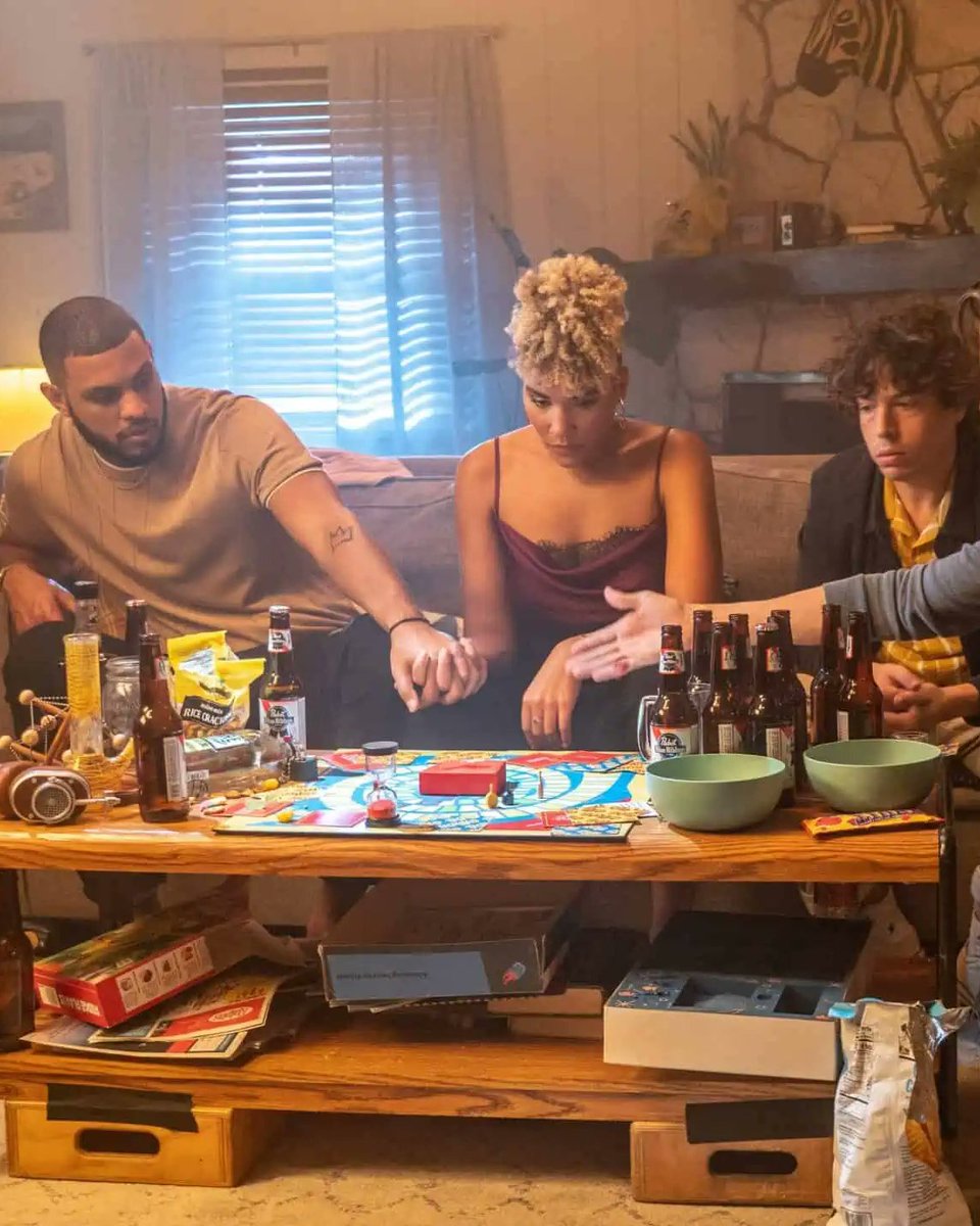 Shadowz.es tweet media