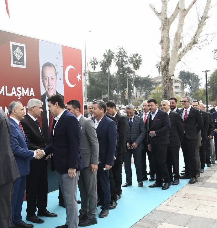 mutlusehir_osm's tweet photo. Belediye Başkanımız İbrahim Çenet, Devlet Bahçeli Meydanı’nda düzenlenen programda Valimiz Mehmet Fatih Serdengeçti ile birlikte ilimiz protokol üyeleri ve vatandaşlarımızla bayramlaştı.

#Osmaniye https://t.co/d3Y4QNmjwb