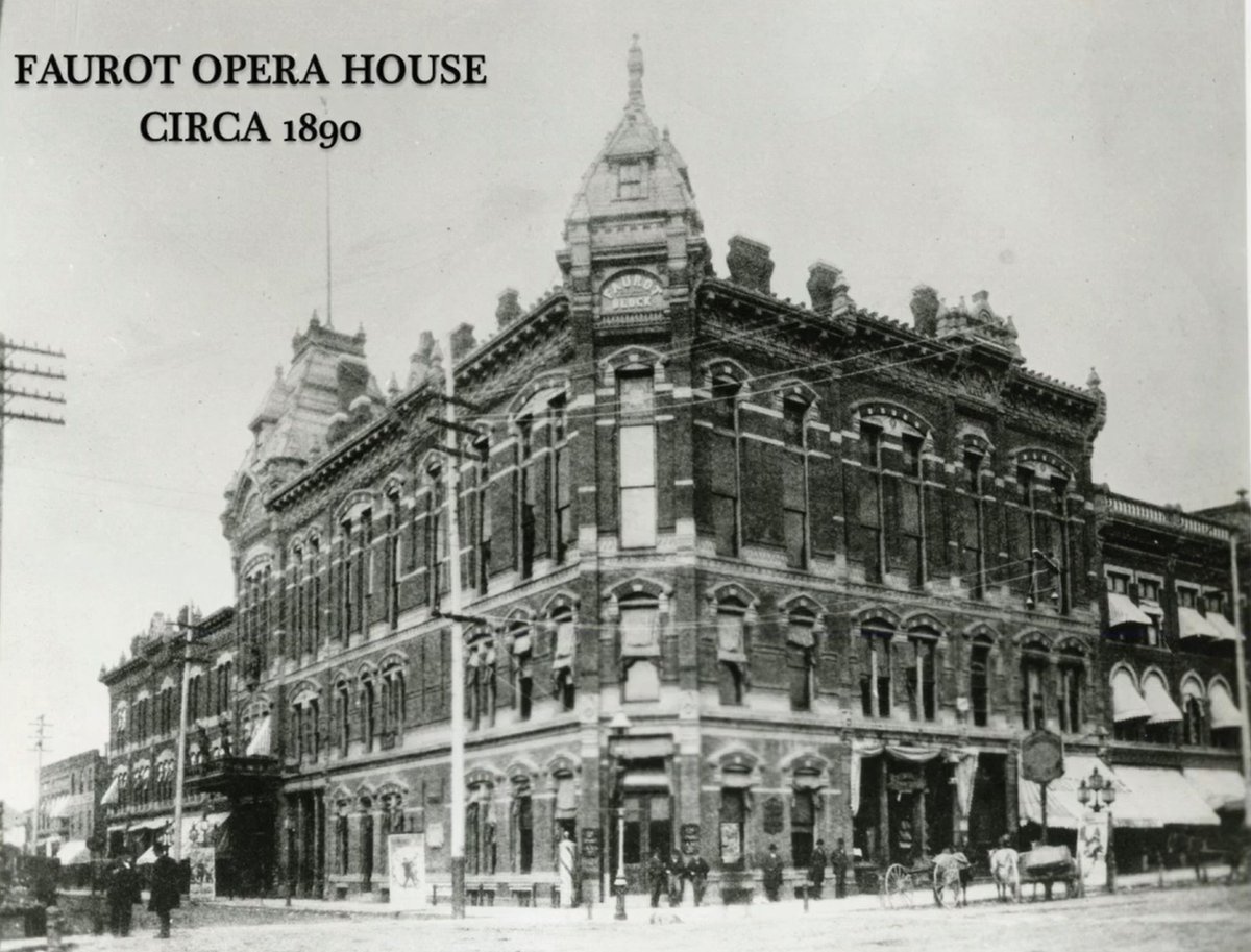 DystopiaNow! tweet media