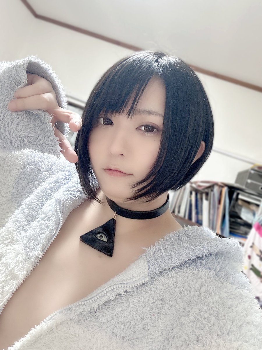 引きこもり、久しぶりに髪を切りました。