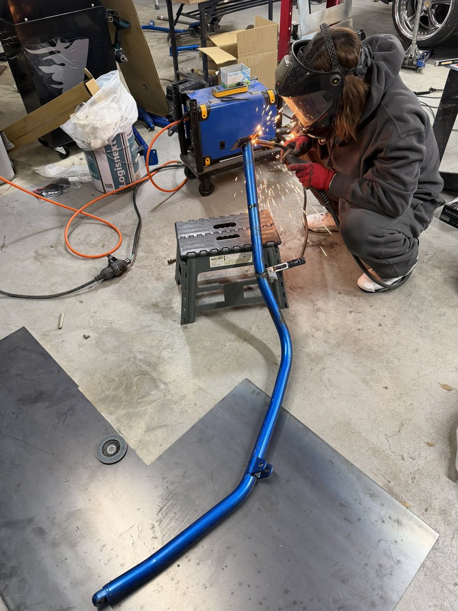 cam(カム) tweet media