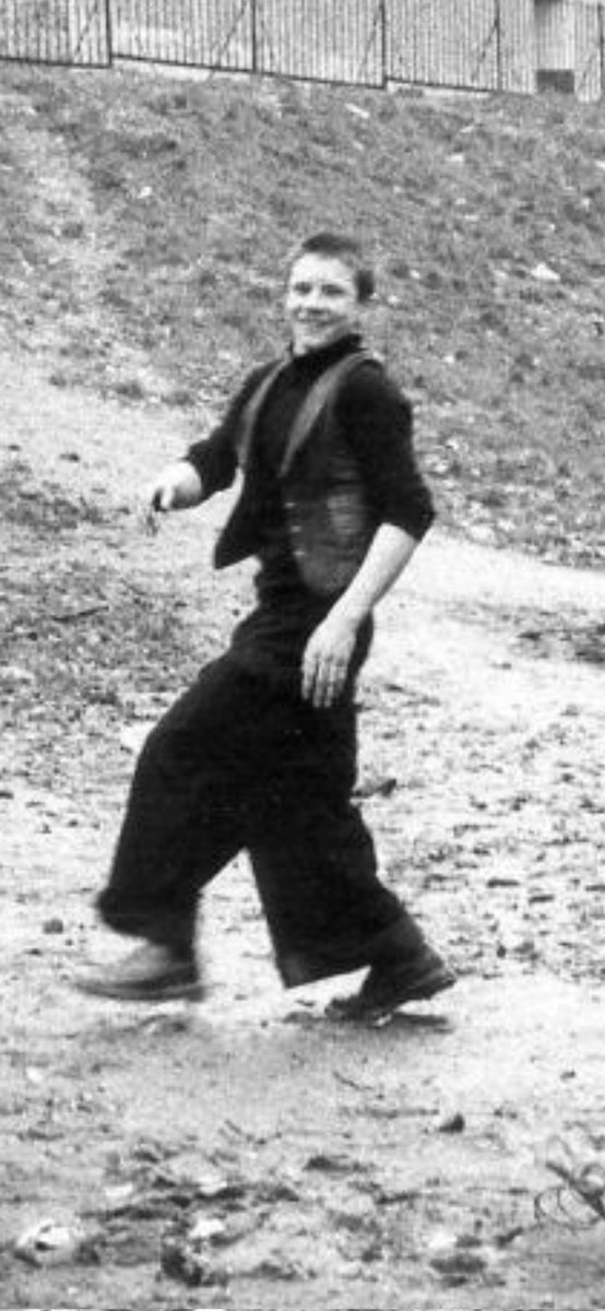 PunkAndNewWave tweet media