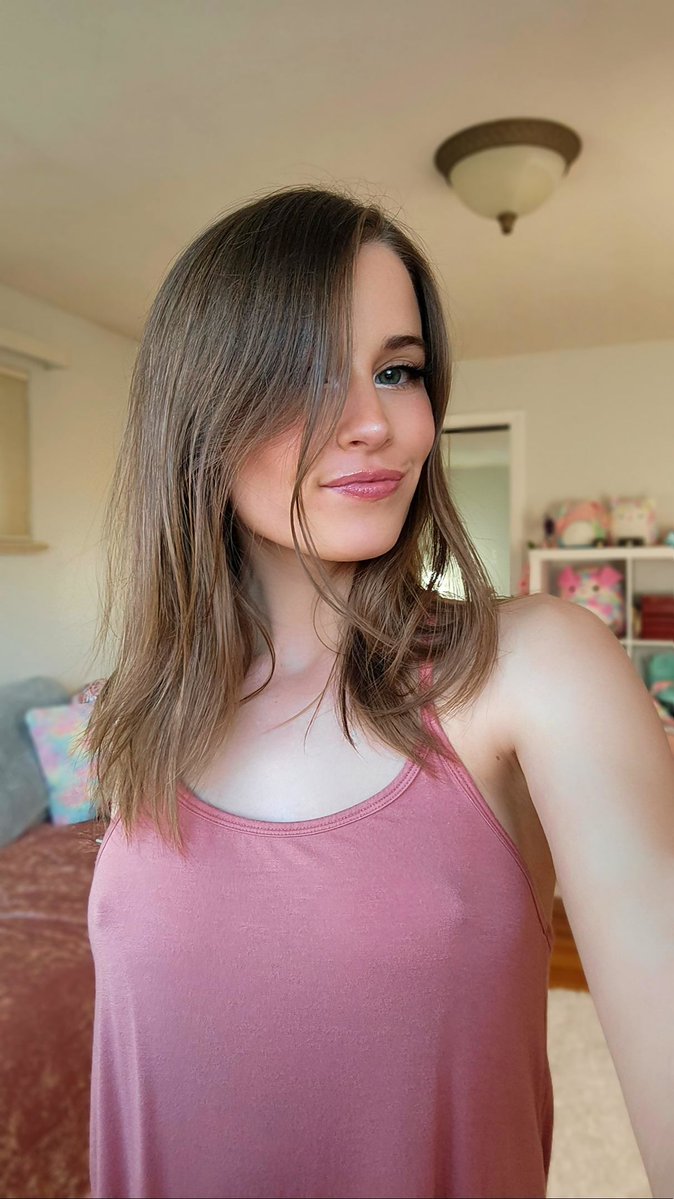 OnlyGirls tweet media