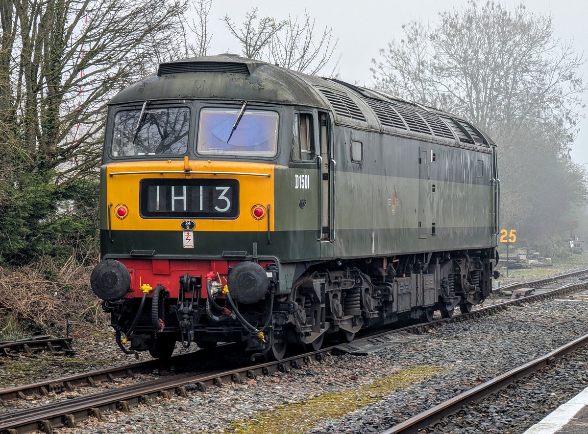 DownOnTheStour's tweet photo. Good morning from Chinnor Diesel Gala 🙌
Kicking off my New Year’s goal of visiting new heritage lines — Chinnor first! D1501 starts the day 👍
#DOTS #railwayphotography #trainphotography #class47 #shunter #tractor #chinnor https://t.co/PUmcyHQrW7