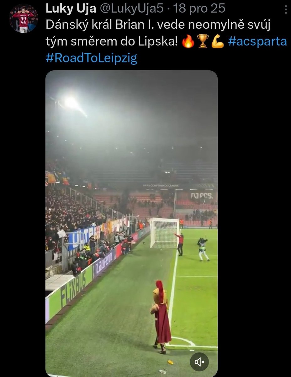 JanStrek4's tweet photo. @LukyUja5 @kalivoda_ole25 Nevíš jak ten král Buran I. včera neomylně hrál? 😂 #RoadToHell https://t.co/Z03TJYTHrG
