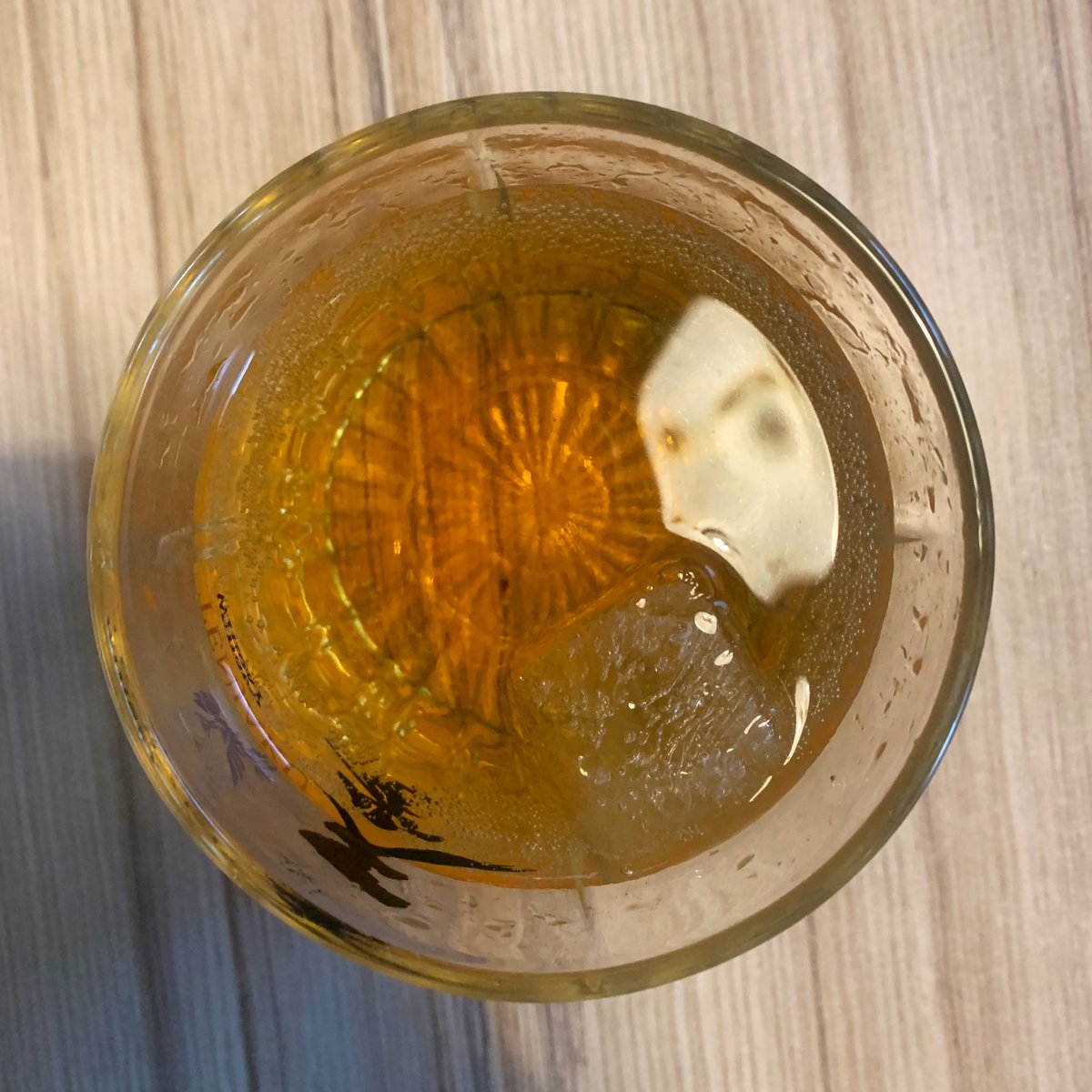 хрумка хунвейбіночка tweet media