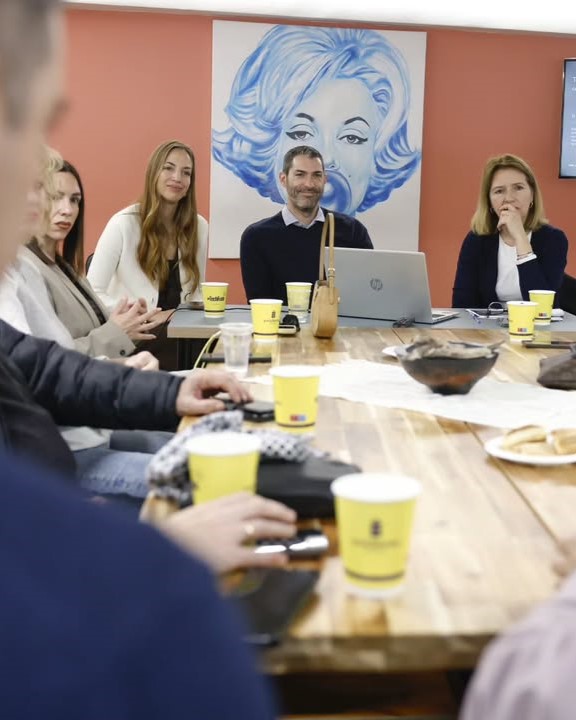 Marketing Greece tweet media