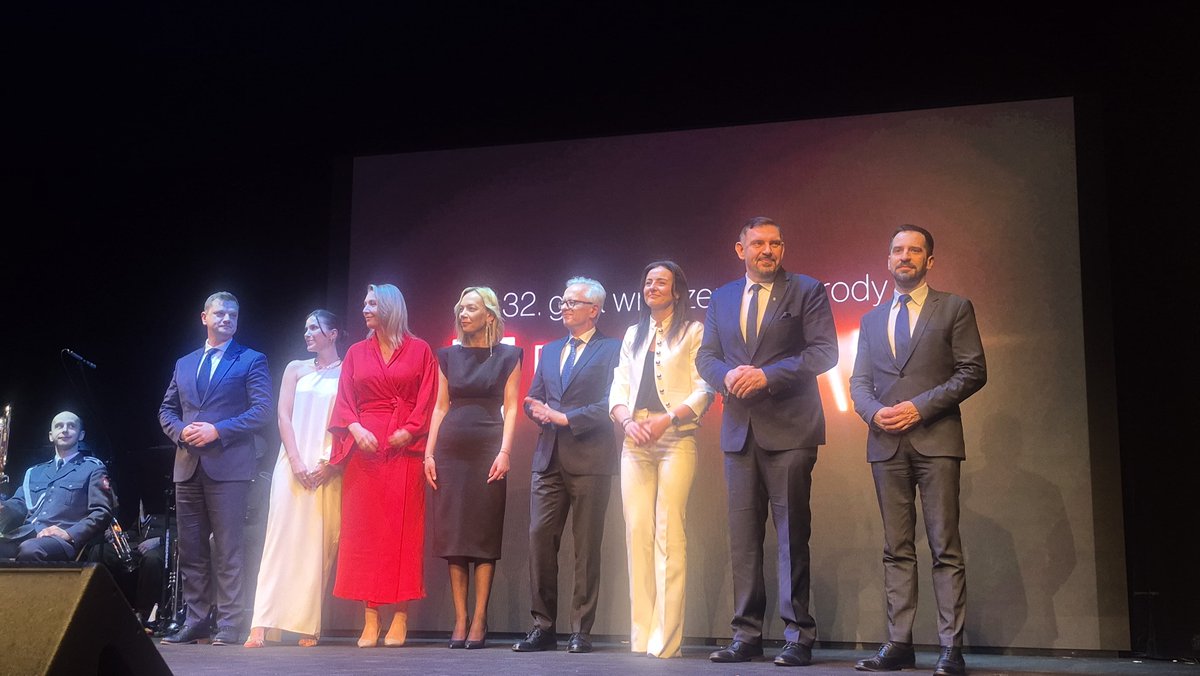 WB GROUP tweet media