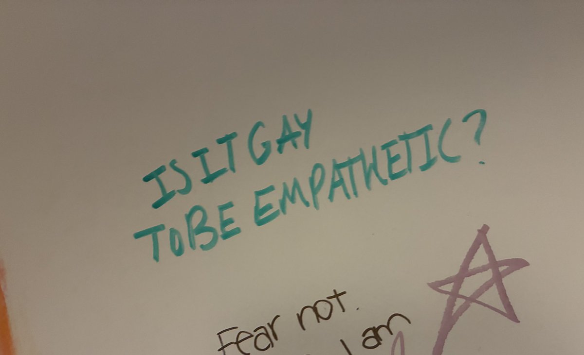 majnoona tweet media