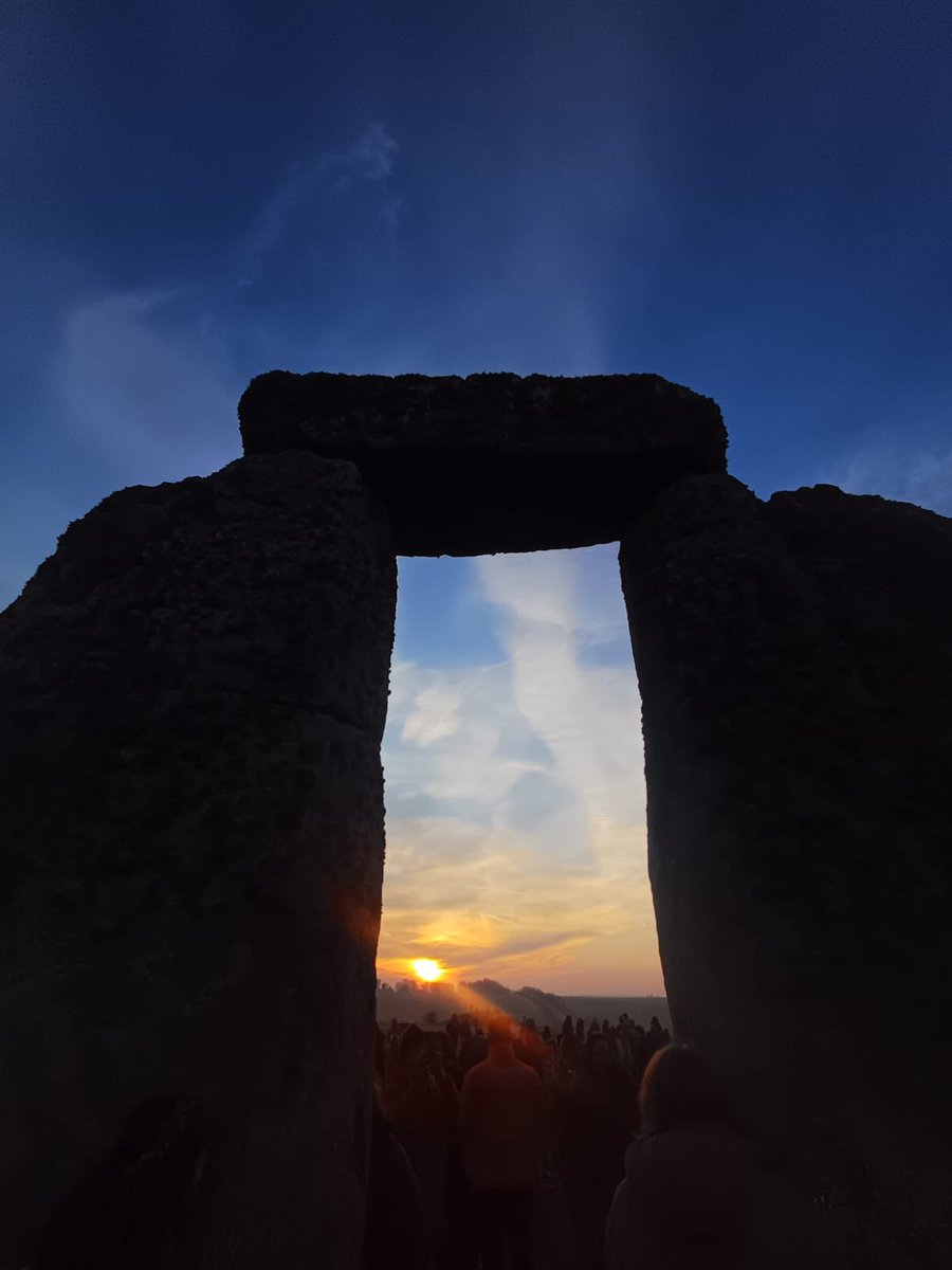 CHC_Stephen's tweet photo. Spring Equinox at Stonehenge. At the historic monument to watch the sunrise and mark the point of the year when day and night are almost equal in length. https://t.co/NxZpFMMisy