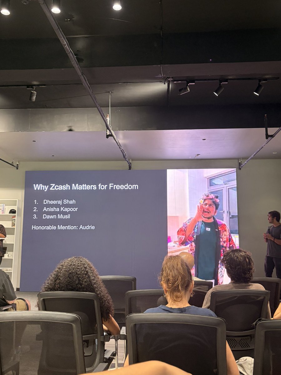 nikkideyy tweet media