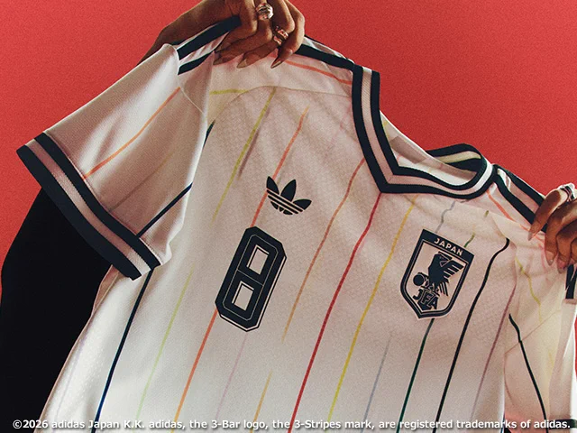 あ*ん様 【最新】サッカー日本代表 2026 W杯 ユニフォーム アディダス 2 アディダス、日本代表2026ワールドカップアウェイユニフォーム発表