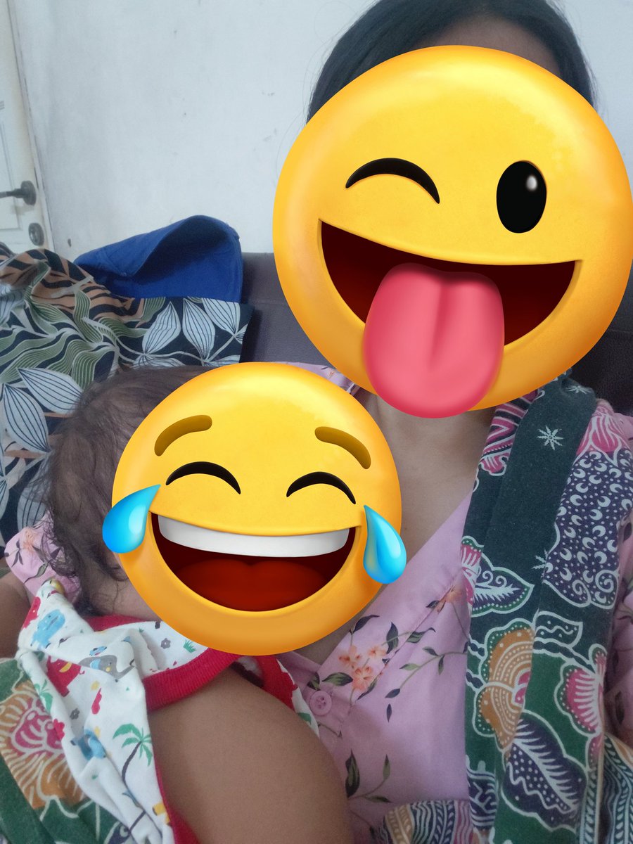 Wkwkk jarik inj emang enakeun pisan anjir.. btw ini lg gendong ponakan🗿