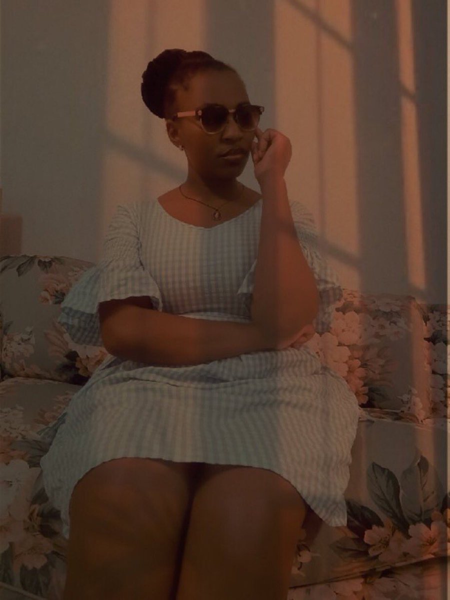 The loans officer 👮 tweet media