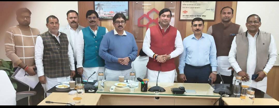 iamarundagar's tweet photo. Sir Hm Kisano Ki Samsya Ka Samadhan Kro Hme Aap pr @NagarVikas_UP Bde Bhai @isomendratomar  or @myogioffice pr Pura Vishwash Hai
Jald Se Jald Board Meeting Krake Hmari Samsyaon ka Samadhan Kre Hm Kisan Aaj Bhi 7 Mahine Se Raat Din Dharne Pr Hai🙏🙏 https://t.co/1GChPiLQDK