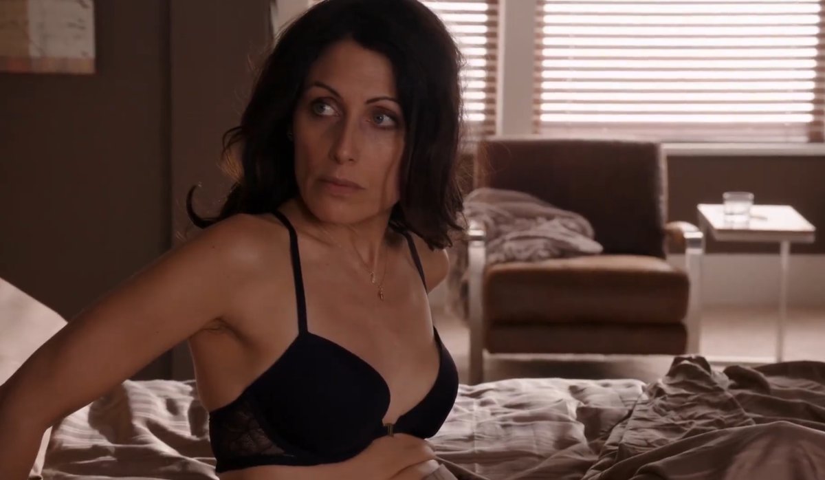 lisa cuddy’s boytoy🦇 tweet media