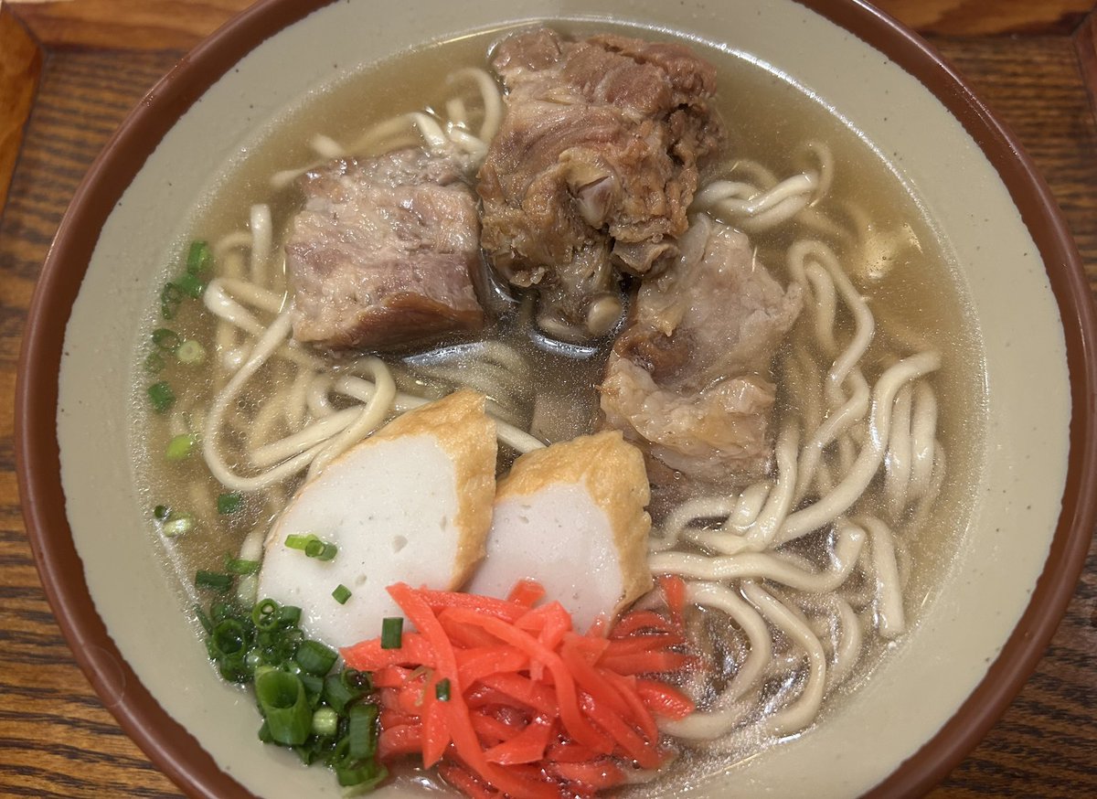 沖縄到着！短パン率、高いなあー。