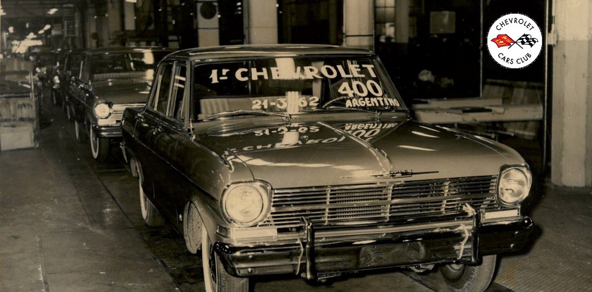 ChevroCarsClub's tweet photo. Un 21 de marzo de 1962, el primer Chevrolet 400 salió de la planta de Barracas, marcando el inicio de una era dorada para General Motors en Argentina.
Su robusto motor "6 en línea", se convirtió en el más fiel compañero.
¡Medio siglo después, su rugido sigue más vivo que nunca!🐏 https://t.co/bzHgNn8sFW
