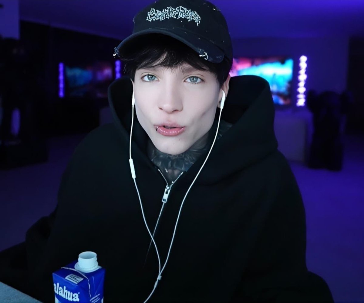 Crylien Club 👽 tweet media