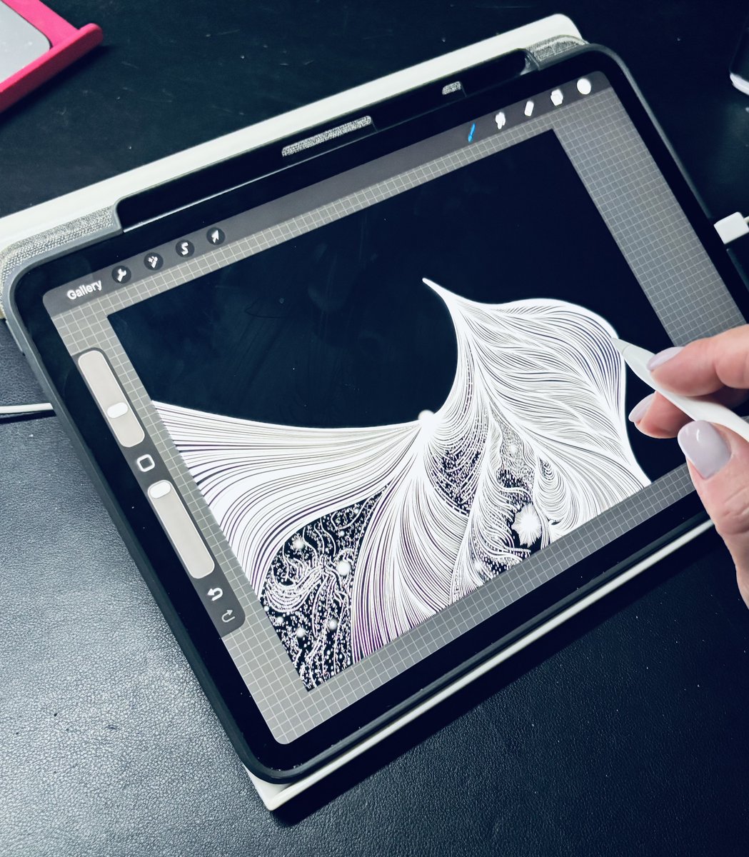 ANNA Z U B A R Ξ V tweet media