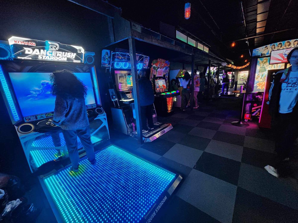 Arcade Random Posting tweet media