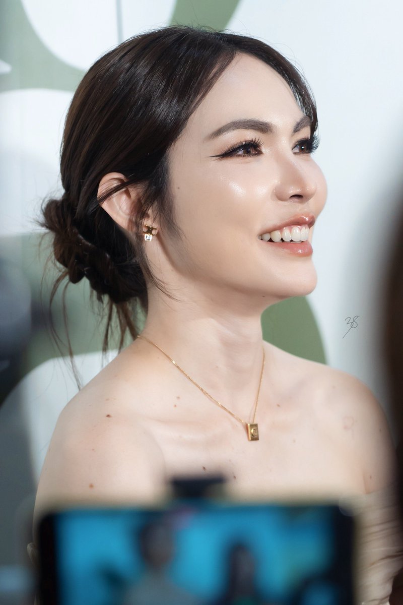 38 สามสิบแปด tweet media