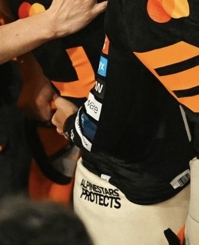 🐈‍⬛ ₄₁₂ tweet media