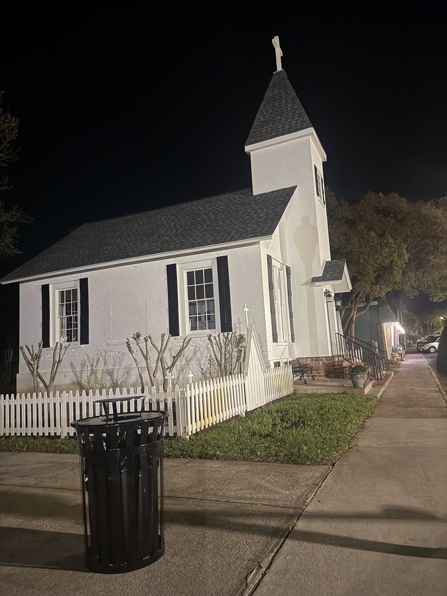 eaturmakeup's tweet image. within the last 3 hours was inside of: St Augustine FL, St Mary Georgia, and Jacksonville FL