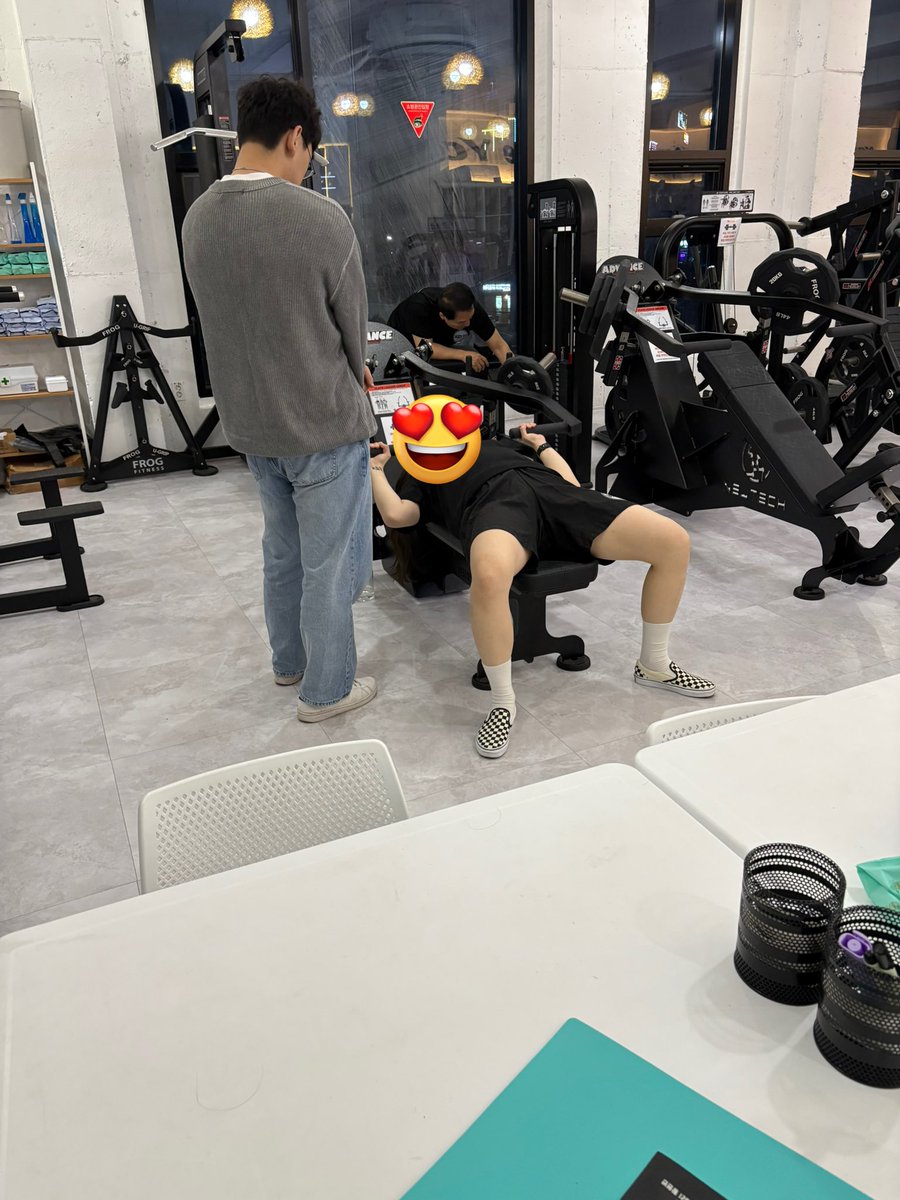 세슬라 tweet media