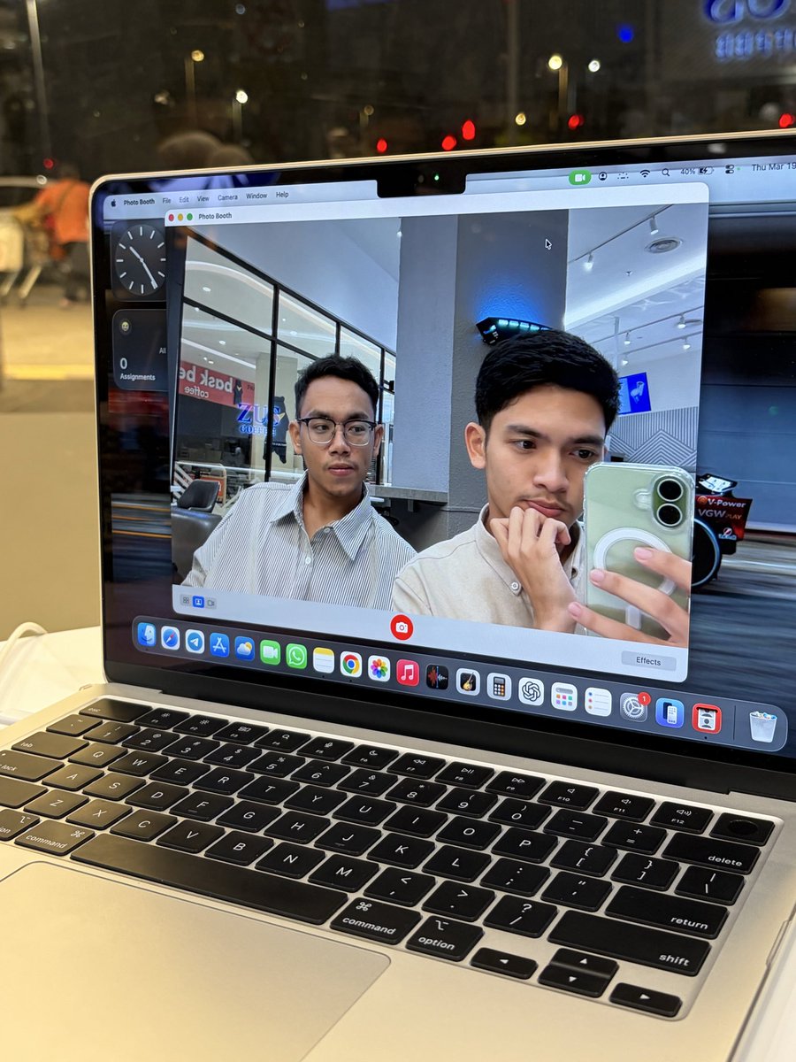 prvtsyd's tweet photo. people call it catch up. i call it perbincangan cikgu genz https://t.co/Yp1YM2vJta