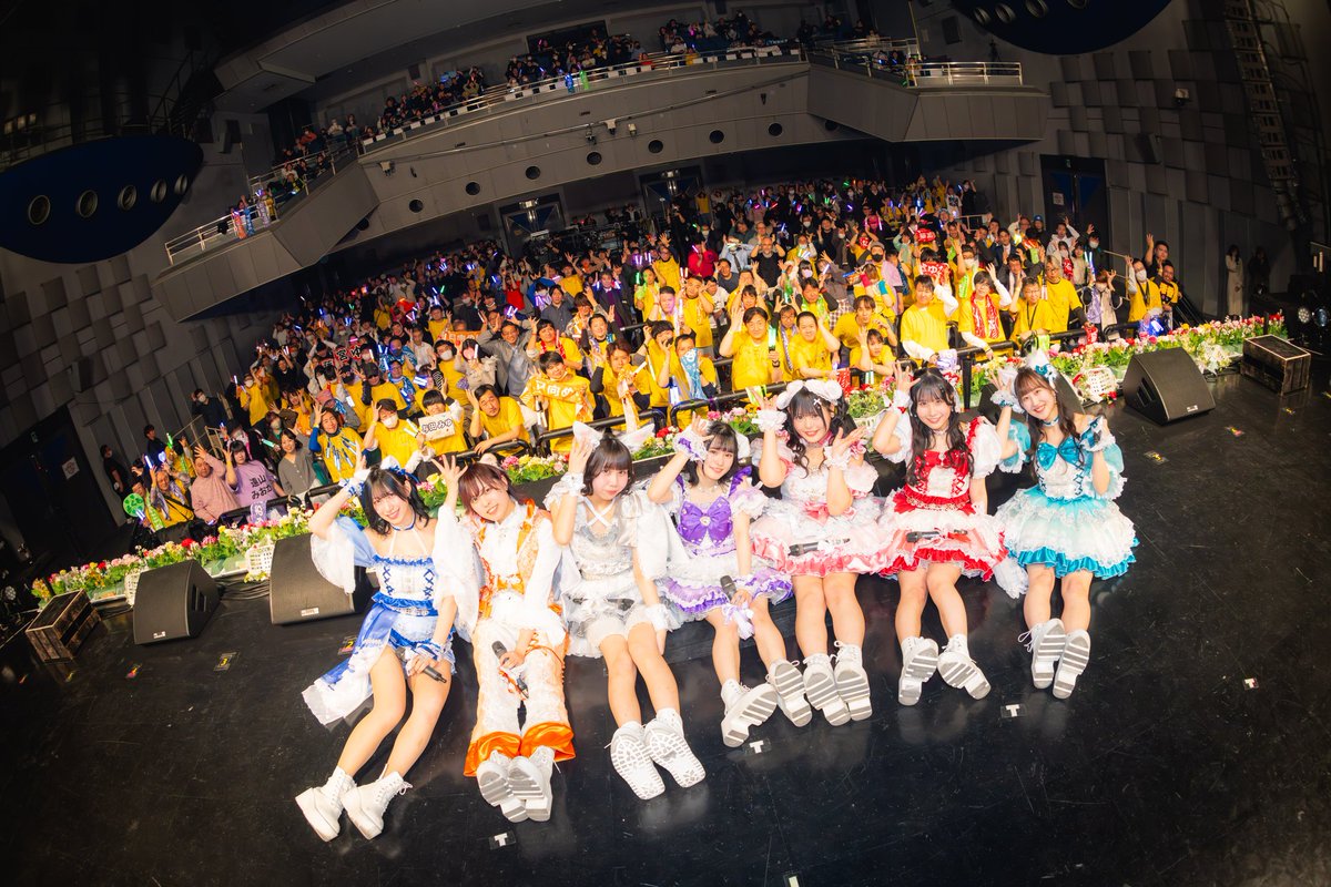 ochamental's tweet photo. 5周年公演 沢山の思い出を
ありがとうございました！

まだまだおちゃパと楽しいこと…
したいですよね？！

＼⋱  　夏ワンマン2026 開催決定　　⋰／

🌻7/23(木)  東京公演
 　Spotify O-WEST

🌻8/11(祝火) 大阪公演
　 大阪城音楽堂

お楽しみに！！ https://t.co/eri03b3oR1