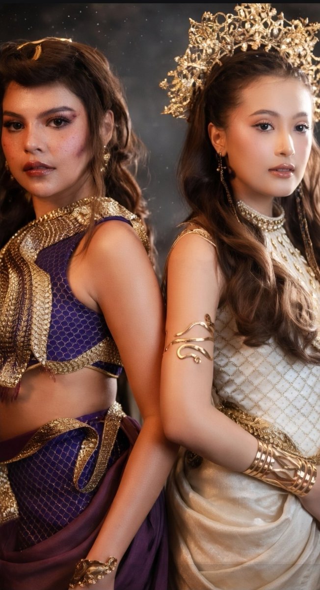 aluvebiu's tweet photo. ~ 𝙌𝙪𝙚𝙚𝙣 𝙉𝙚𝙚𝙡𝙖𝙧𝙪𝙘𝙝𝙞 💜&amp; 𝙋𝙧𝙞𝙣𝙘𝙚𝙨𝙨 𝘼𝙣𝙮𝙖𝙧𝙞𝙣 (𝘼𝙣𝙣𝙮𝙖𝙧𝙞𝙣)🤍~ 

From realms of fire and white, two nagas are bound by desire, devotion, and destiny… yet only one heart can hold the king. 

#นาคราชเดอะมิวสิคัล
#NagaRajTheMusical 
#Katemarilyn #Chaba https://t.co/4aO2be6VCI