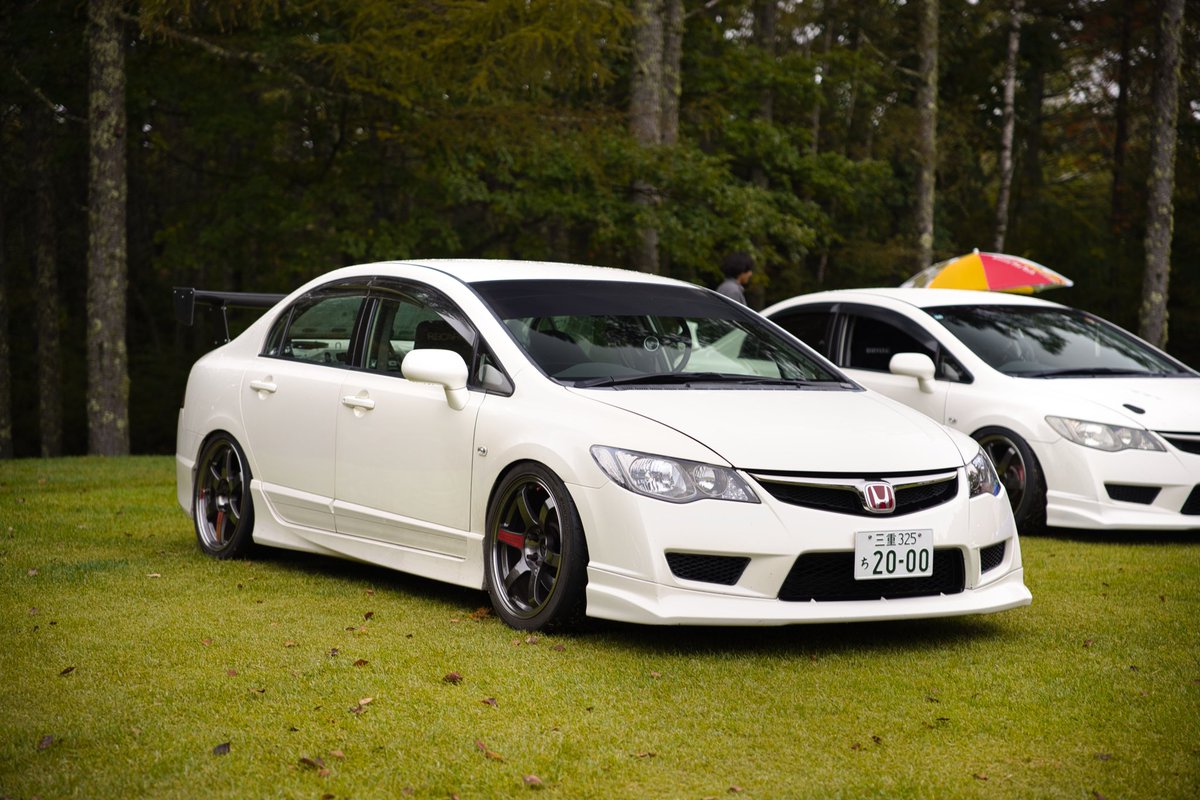 突然ですが3年乗ったFD2を降ります！

FD2に乗ってから沢山の人と出会いました！
サーキットを走る楽しさ教えてくれたのは
FD2のお陰です！
FD2を降りてもこれからもよろしくお願い
致します！
次の車はパンチ効いてるんで楽しみにしててください笑