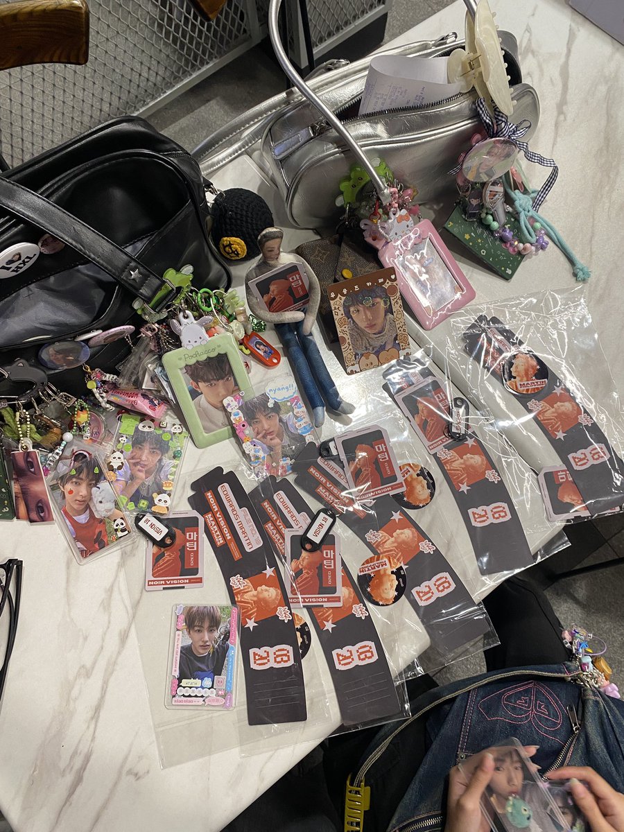 찬 ⋆˚࿔ #MARTINDAY! tweet media