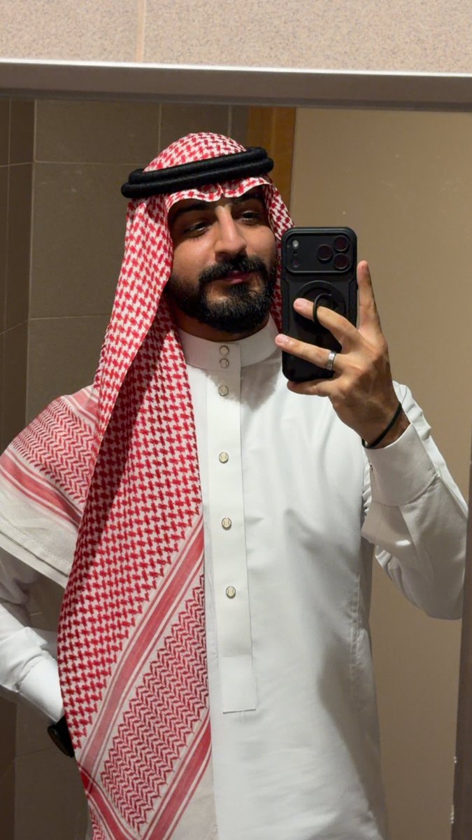 RadeefGh's tweet photo. كل عام وأنتم بألف خير 🤍✨

#عيد_الفطر_١٤٤٧ه
#كل_عام_وأنتم_بخير 
#كشخة_العيد https://t.co/2gzdKoP3Z9