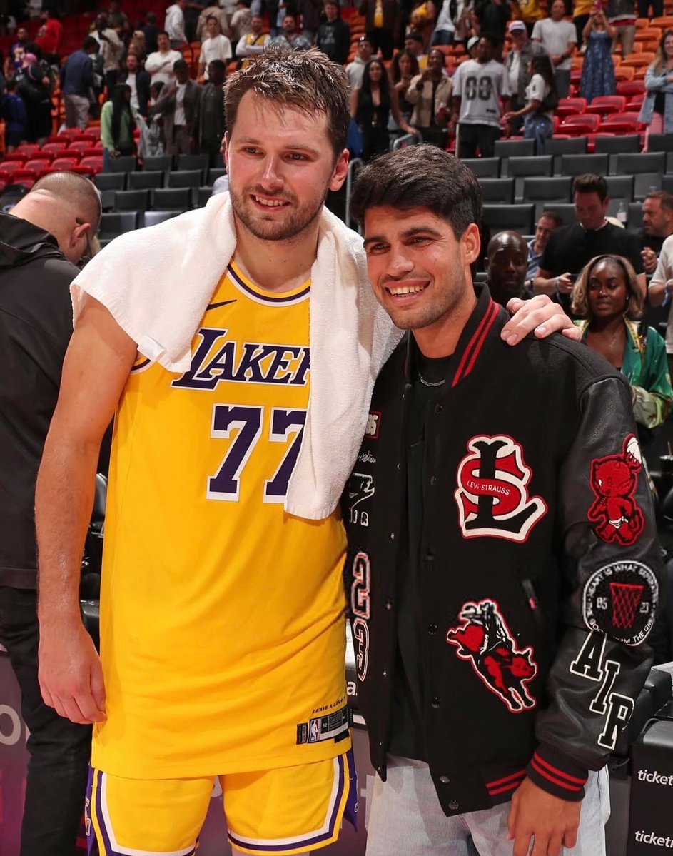 Out of Context RMB tweet media