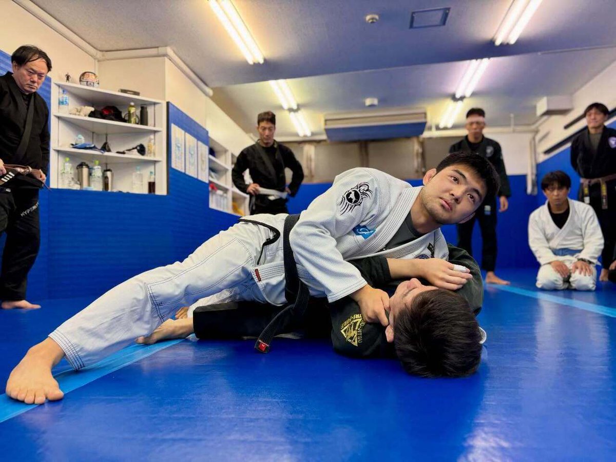 TRIFORCEBJJ's tweet image. 鈴木和宏『グラビティパス』セミナー

@kzhr1993 

ご参加いただいた皆様、ありがとうございました！

セミナー動画は後日、トライフォースオンラインにて配信予定です🎥

#triforcebjj #jiujitsu #bjj #トライフォース #ブラジリアン柔術 instagr.am/p/DWGAtiGEqh4/